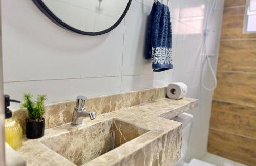 Apto moderno no centro Com Ar e Wi-Fi - Foto 16