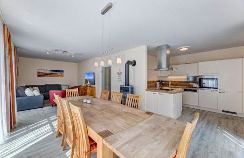 Ferienhaus Meinholdstraße mit eigener Sauna, Kamin, 4 Schlafzimmern ca 500m vom Ostseestrand - Foto 3