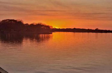 Lakefront Oasis with Private Hot Tub - Foto 28
