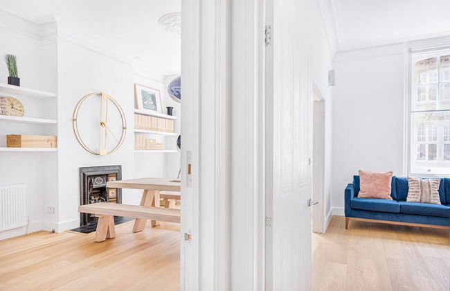 Contemporary Flat in the Centre of Fitzrovia - Photo 4