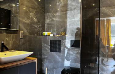 SKI ChaletStyle Designer Ferienwohnung Arber Terrasse Pool Garten Bayrischer Wald Lodges mit Hund - Foto 16