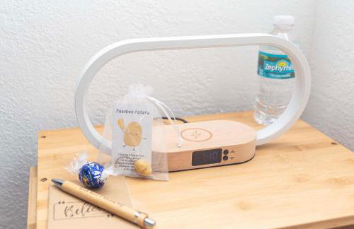 Serene Cottage Retreat Ideal for Couples & Solo Travelers - Photo 15