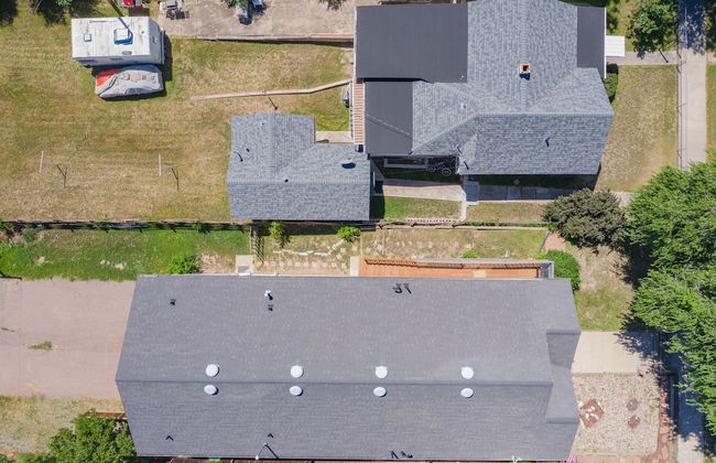 Pet-friendly 4 BR Family Stay Near Downtown - Foto 30