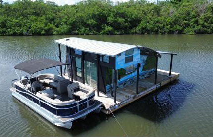 The Burrow-a floating cabin - Photo 1