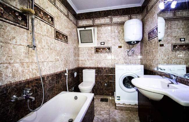 Yellow & Brown Moderne Style Near Food-court - Foto 9