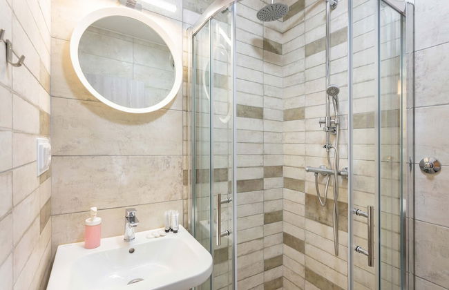 Spacious Studio Near City Center - Foto 11