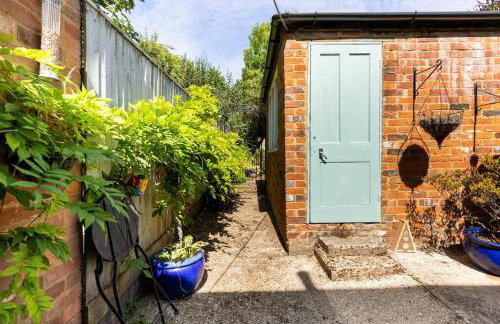 Beautiful 17th Century Cottage - Photo 16