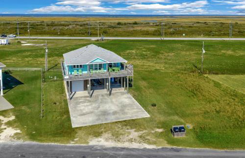 Walk to Shore Crystal Beach Escape with Deck and Bar! - Foto 36