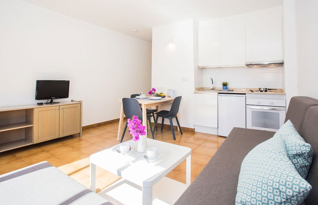 Apartamentos Los Tulipanes - Photo 10