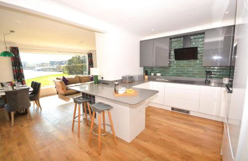 Coots - beautiful property in the heart of Wroxham sits on the waterside - Photo 4