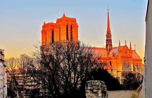 Fantastic View On Notre Dame Abelard - Foto 1