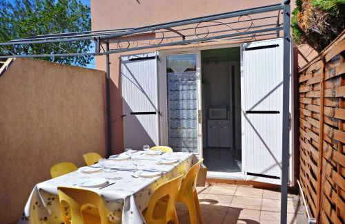Maisonnette 4 pers avec terrasse, piscine, proche plage, animaux acceptés - FR-1-387-145 - Photo 3