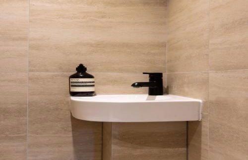 Refined studio with balcony - 2P - Saint Lazare - Foto 11