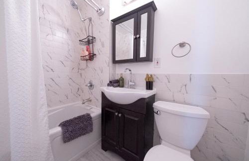 Sunlit 2BR Central Park North elevator & laundry - Foto 5