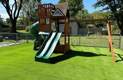 Delightful 3 Bd Home with King size bed, hot tub, playground! - Foto 46