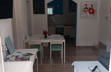 Babaloo Beach Apartments - Photo 6