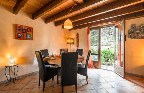 Charming French Villa with Pool - Foto 3