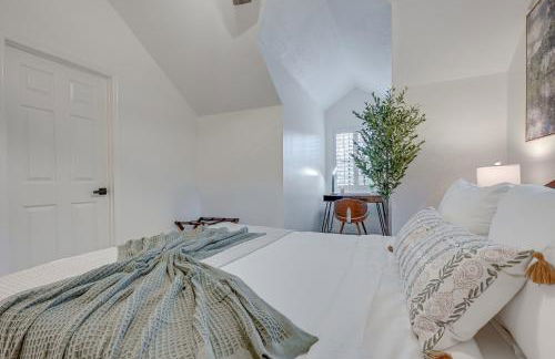 Exciting Valrico Villa with Private Pool and Game Room - Foto 24