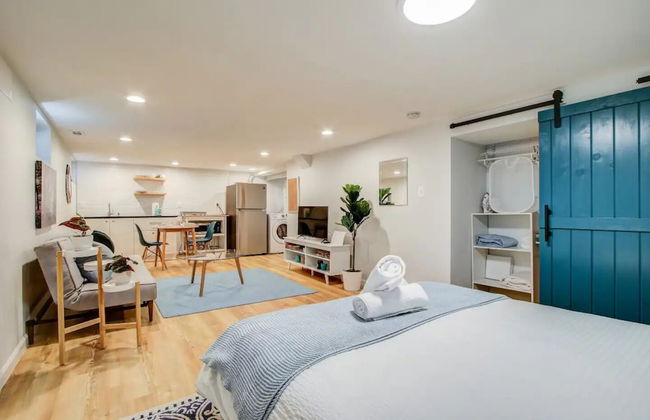 Private Studio in Serene DC Neighborhood - Photo 3