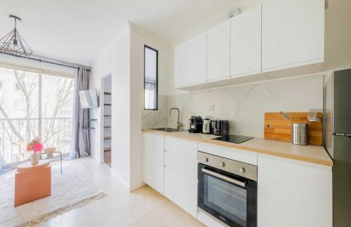 Chic Parisian 1-Bedroom Apartment in Vibrant 10th Arr - Mobility Lease - Foto 1