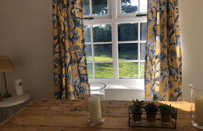 Charming Country Cottage in a Peaceful Location - Photo 8