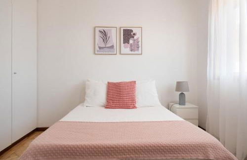 KING SIZE Bed with Air Conditioning near the BEACH & FREE Street Parking - Foto 27