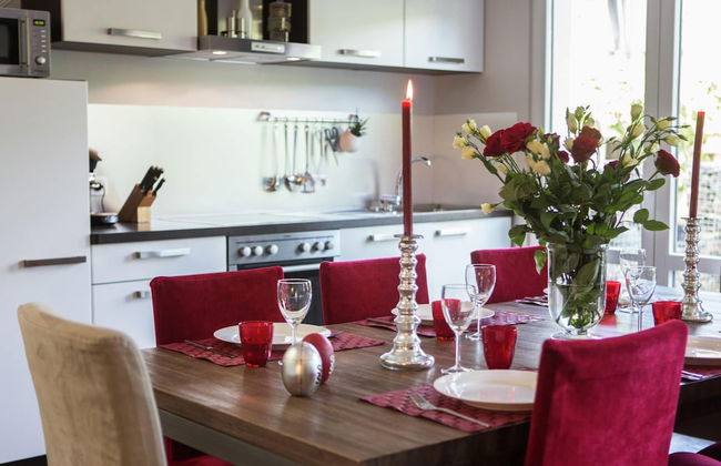 Well Kept House with Fireplace near Forest - Foto 8