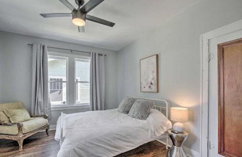 Historic Home with Yard Near St Marys Strip! - Foto 19