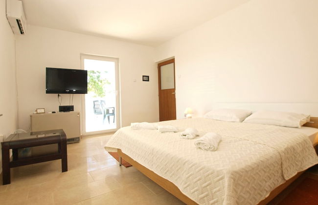 Apartment 1215 - Photo 2