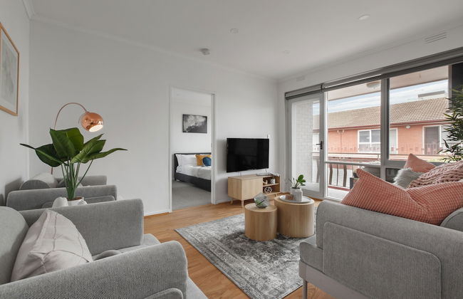 Heart of Ormond Apartment by Ready Set Host - Photo 9