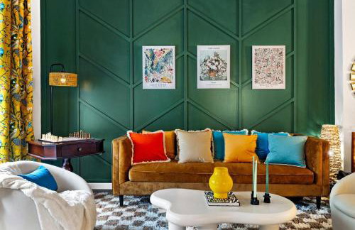 Chic Home with Large Private Yard! Hot Tub, Close To Downtown - Foto 1