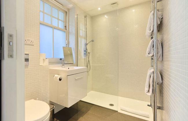 The Clapham Crib - Spacious 4bdr House With Patio - Foto 48