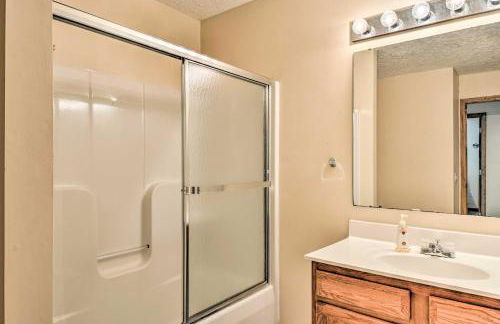 Ski-InandSki-Out Ghent Cabin with Mountain Views! - Foto 14