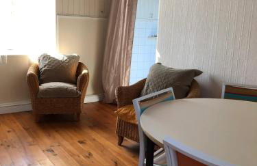 Maison charmante à Saint-Germain-de-Lusignan, parking privé - Foto 5