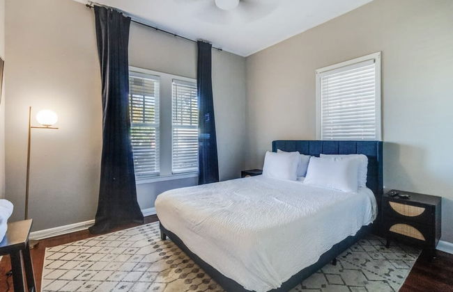 Corporate Comfort in Freetown - Port Rico Spacious Homes for Work Crews - Photo 8