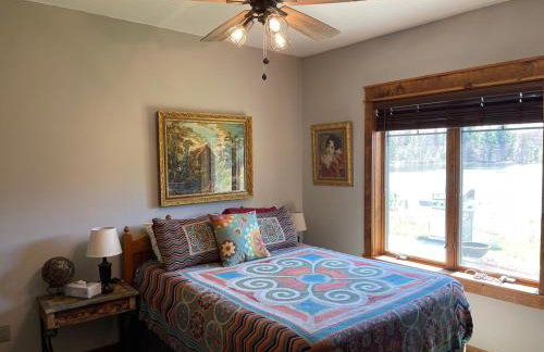 Woodsy and Private- Dream House on a 7 Acre Pond - Foto 19