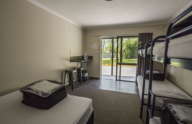 Fiordland Great Views Holiday Park - Photo 10