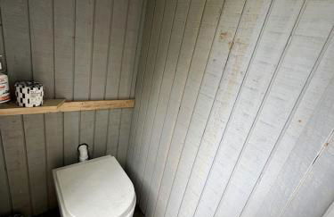 Eco-Friendly, Abstract Treehouse Surrounded by Wildlife and Hiking Trails For a Special Getaway in Sparrow Bush, New York - Foto 9