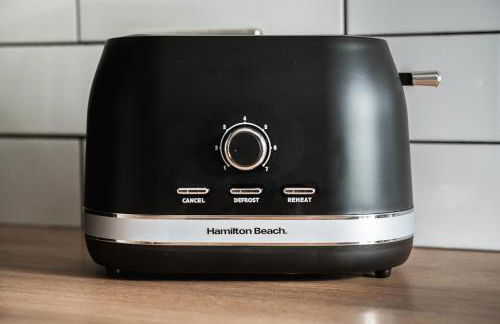 Modern 2 Bedroom House with Parking - Photo 37