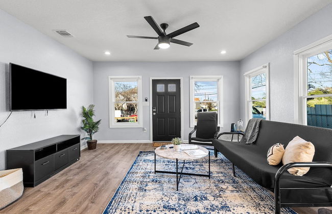 Inviting 4br/2.5ba Downtown Home With Ample Space! - Foto 12