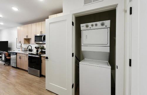 LUX Studio King Bed Free Parking Gym New - Foto 21