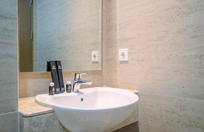 Comfortable And Minimalist 2Br At Gold Coast Apartment - Foto 13