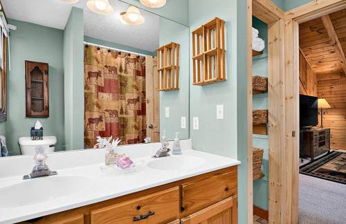 BearHavencabinfun 3 story Log Cabin Mountain View,Hot Tub, sleeps 10 - Foto 33