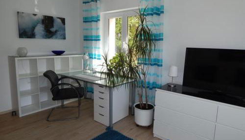 Neues modern möbliertes Komfortappartement - Foto 2