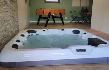 Gîte Papillon 6 à14 personnes - Jacuzzi - Foto 34