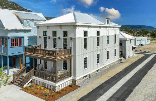 Whitewater Villa - 5BR Luxury Retreat with Hot Tub - Foto 7