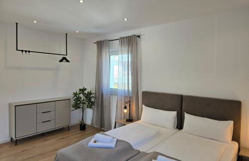 Großes Apartment mit Küche, Dusche, Badewanne, Balkon, Parkplatz vor dem Haus, schnelles Internet, ADA5 - Foto 12