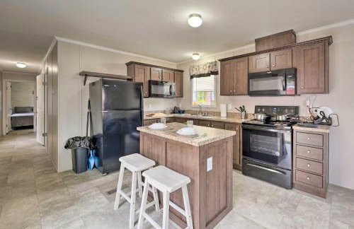 Cassopolis Cabin, Private Deck and Lake Access! - Foto 6