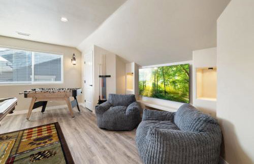 NEW! 5BR Family Retreat with Game Room, AC, Near Downtown Flagstaff & NAU - Foto 18