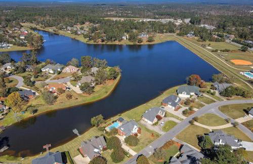 Lakefront Home for Families and Groups - Private Pool, BBQ, Paddle, Fishing - Foto 8